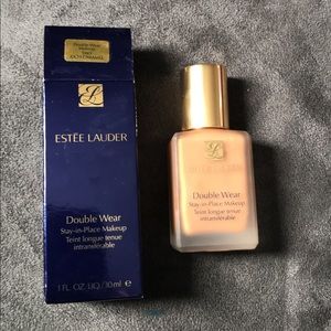 Estee Lauder double wear stay in place makeup